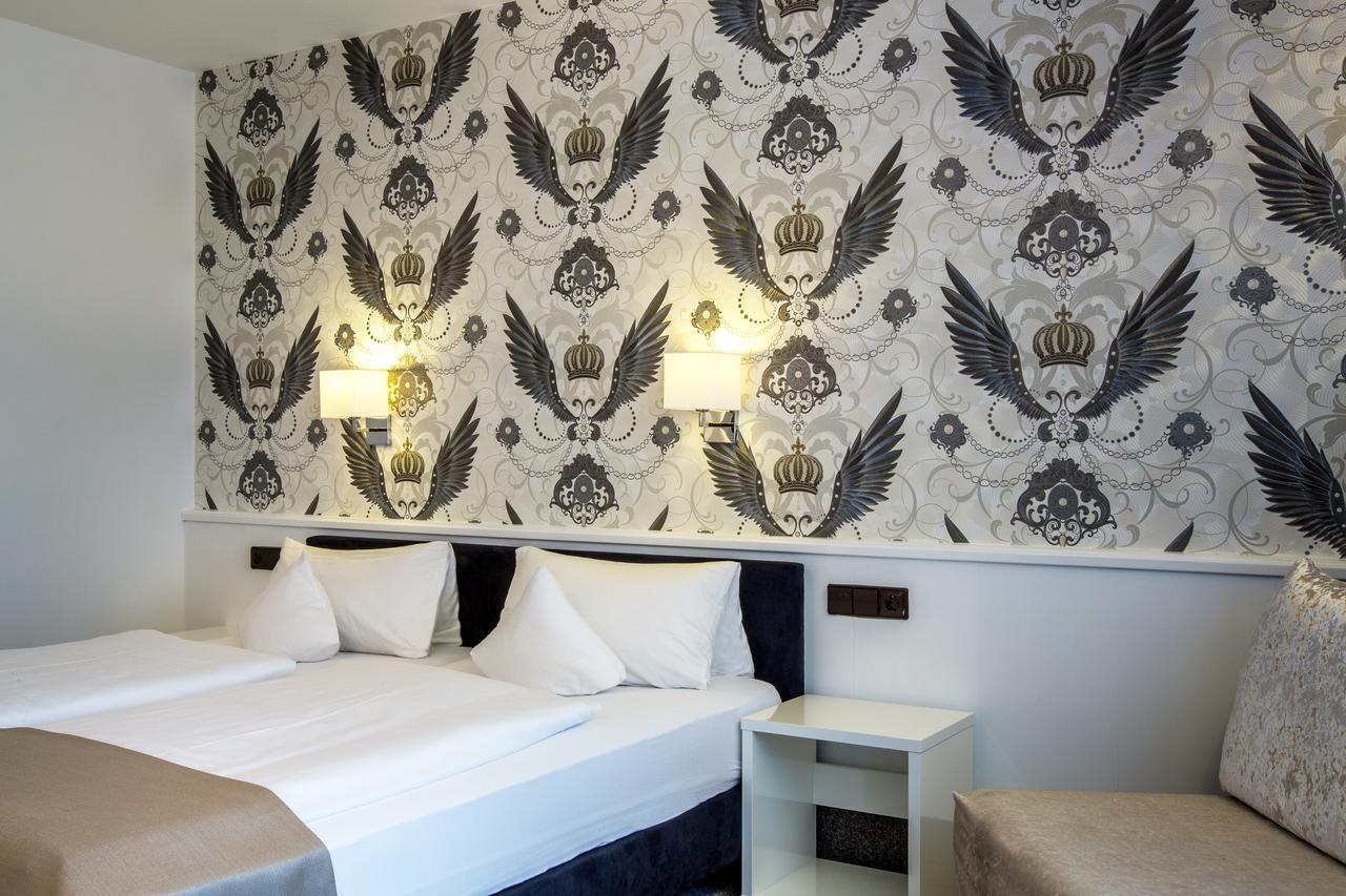 Hellers Twenty Four Ii -24h-check-in-